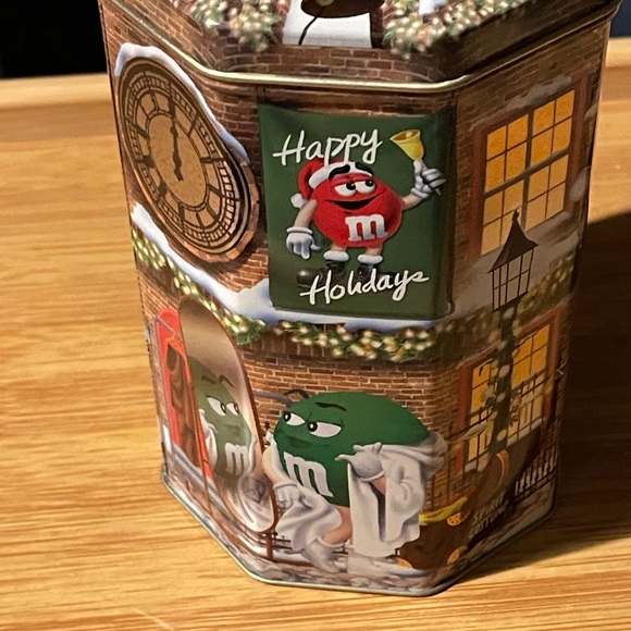 Vintage M&Ms Tin Christmas Village Clock Tower 2000 - Picture 8 of 10